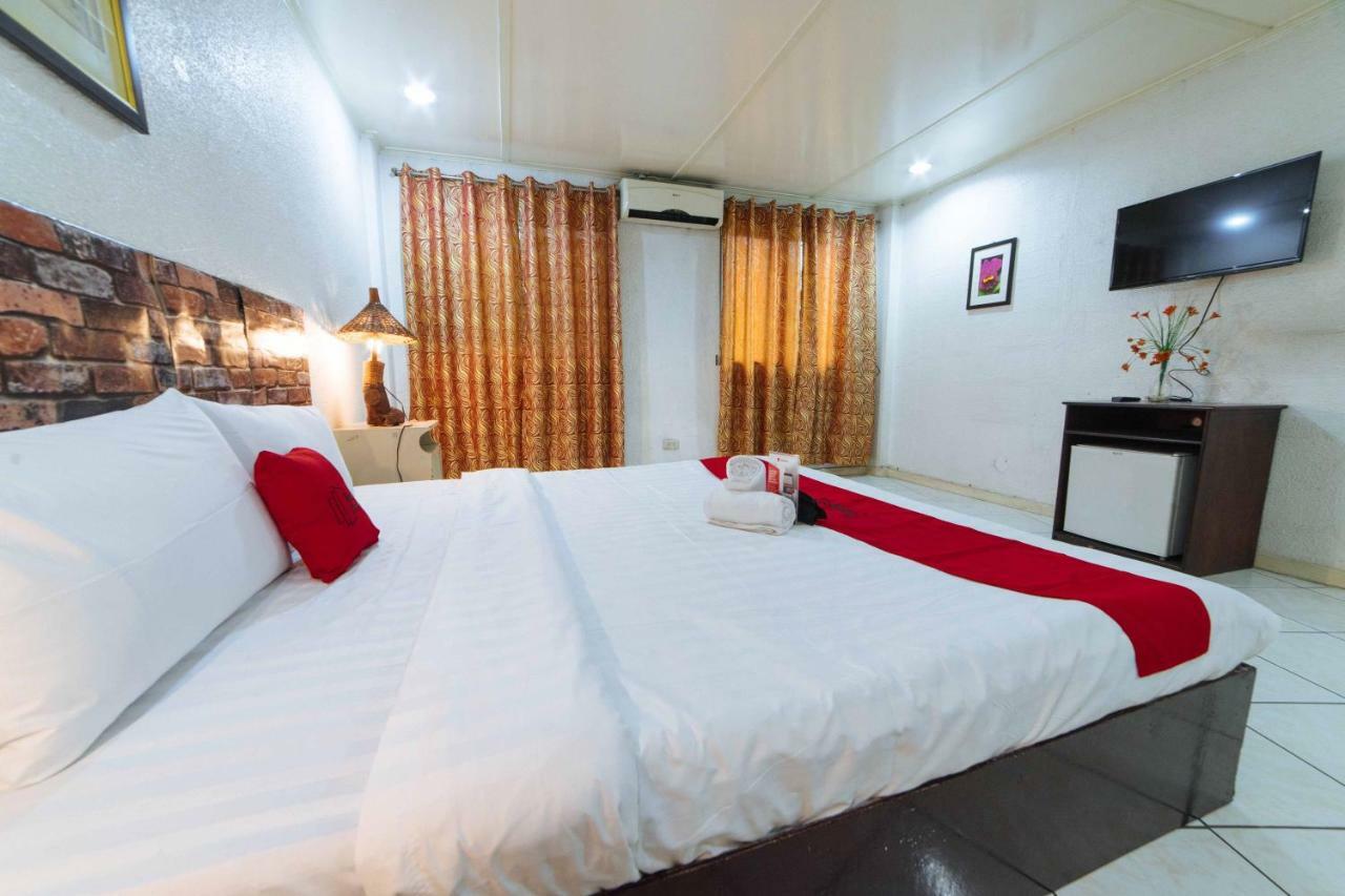 Reddoorz Premium @ Clarkview Angeles City Esterno foto